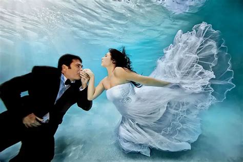 Brilliant Underwater Wedding Photography – SORTRA