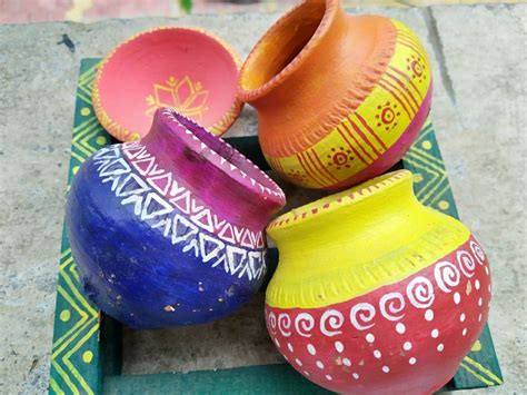 Pot painting | Pottery painting designs, Flower pot design, Painted ...