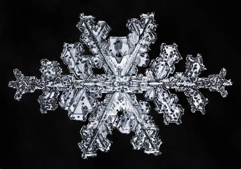 Snowflake Structure Still Mystifies Physicists | Scientific American