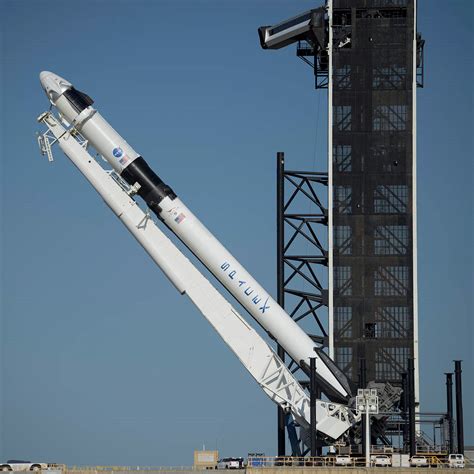 SpaceX Crew Dragon Meets Falcon 9 and Goes Vertical at Launch Pad for Historic 1st Astronaut ...