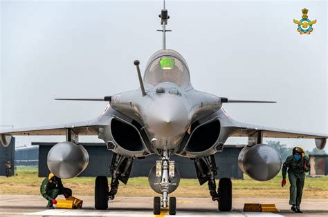 Indian Air Force Gets First Batch of Dassault Rafale Fighter Jets