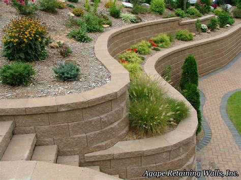 Retaining wall | Landscaping retaining walls, Backyard landscaping, Front yard landscaping