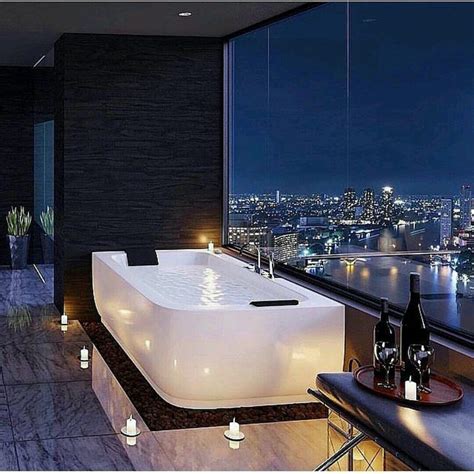 10 Luxury Bathtubs with an Astonishing View