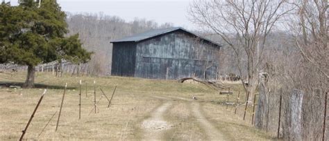 FOLKWAYS NOTEBOOK: OLD BARN COLORS