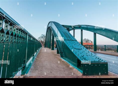 road bridge arc shape Stock Photo - Alamy