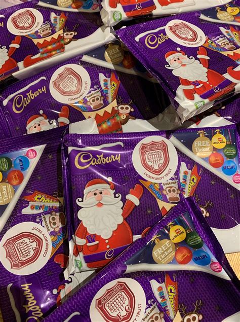 Tesco Christmas Selection Boxes Donation - Arbroath FC