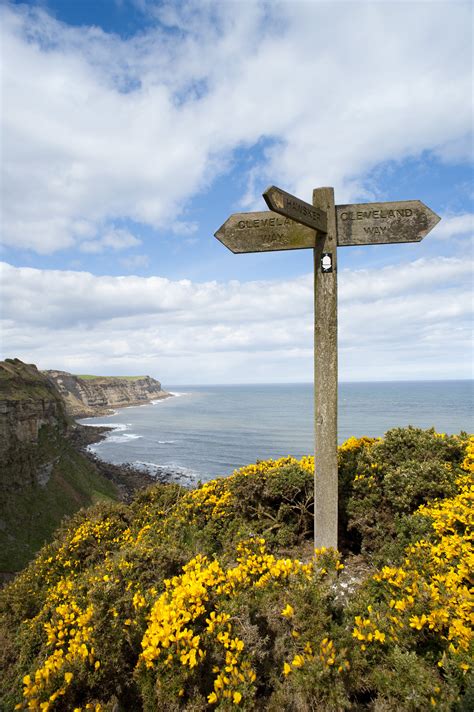 Free Stock Photo 7974 Cleveland Way signpost | freeimageslive