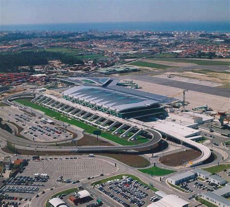 Porto Shared Transfer: To Or From The Airport | experitour.com