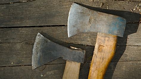 A Full Hatchet vs Axe Comparison: Splitting Wood and Hairs