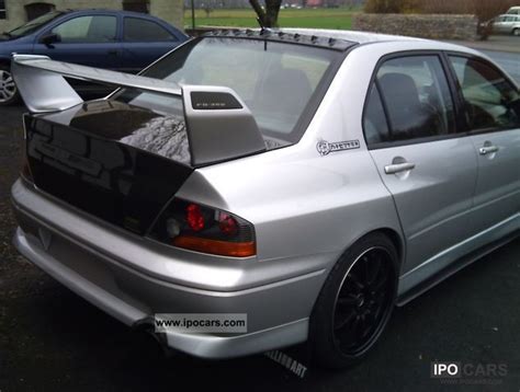 2002 Mitsubishi Lancer EVO VII - Car Photo and Specs