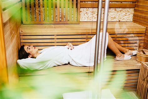 How Infrared Sauna Benefits Compare to Regular Saunas