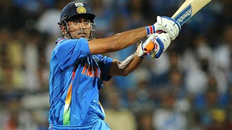 MS Dhoni reveals why he promoted himself above Yuvraj Singh in ICC World Cup 2011 final ...