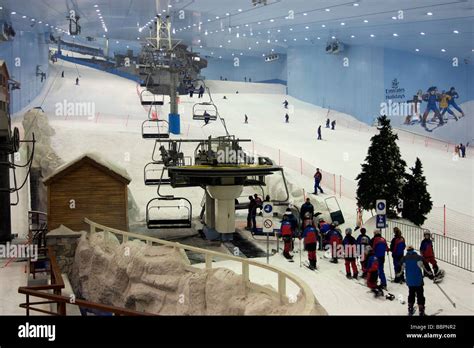 SKI DUBAI, INDOOR SKI SLOPE, INTERIOR SKI LIFT, MALL OF THE EMIRATES, DUBAI, UNITED ARAB ...