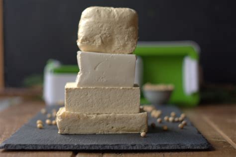 Types of Tofu What are the diferent types of tofu and how do i use them?