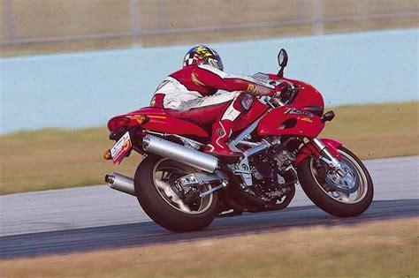 SUZUKI TL1000S (1997-2001) Review | Speed, Specs & Prices | MCN