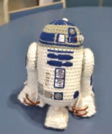 Free Crochet Amigurumi Mini R2D2 Pattern - Knitting Bee