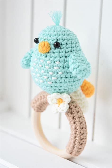 Amigurumi bird rattle for babies | Crochet pattern | lilleliis