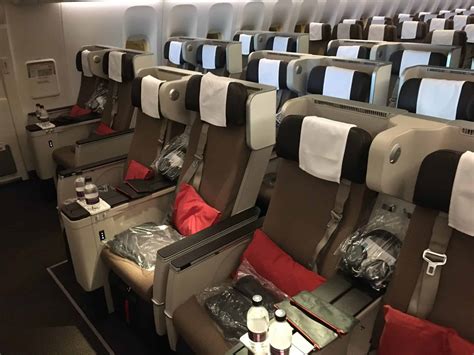 The Emphasis is on "Premium": Review of the New Swiss Premium Economy » Travel-Dealz.com