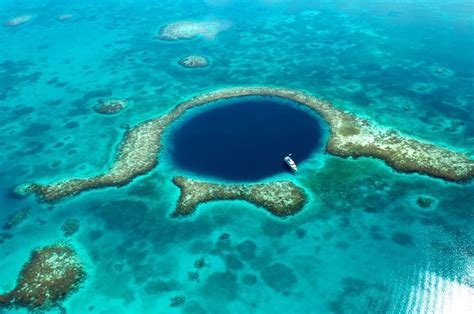 Blue Hole - Belize Diving