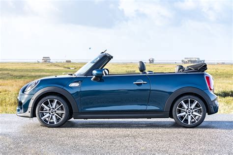 Mini Cooper S Convertible Hardtop : 2019 Mini Cooper S 3-door, 5-door Hardtop & Convertible ...