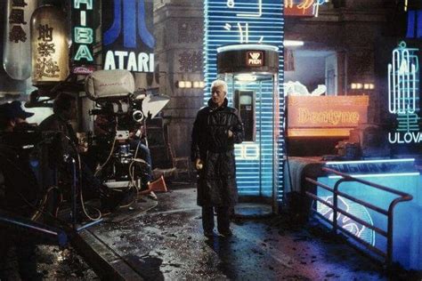 Always amazing to have a look behind the scenes : r/bladerunner