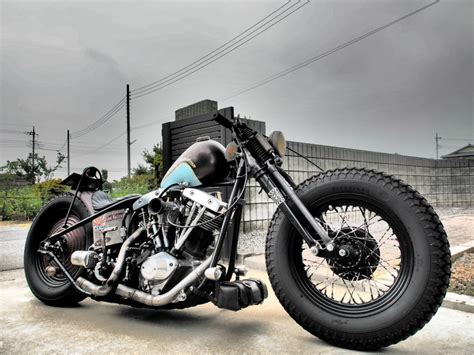 The old-school custom Flyrite Choppers Bobber draws all the eyes! - Moto.ZombDrive.COM