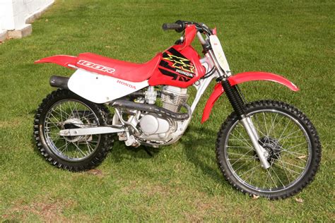 Honda Honda XR100R - Moto.ZombDrive.COM