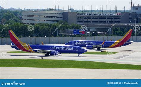 Southwest Airlines Plane Landing Editorial Photo - Image of plane, cockpit: 288810566