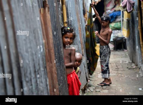 Children in slums dhaka bangladesh hi-res stock photography and images - Alamy