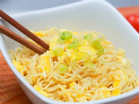 How to Cook a Noodles and Egg Quick Meal: 11 Steps (with Pictures)