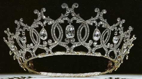 Crowns And Tiaras Of England