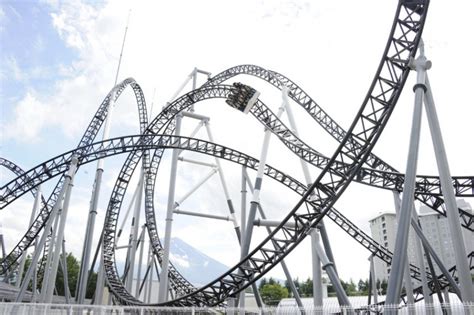 Takabisha Roller Coaster opens in Japan - 1001Archives