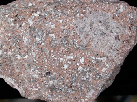 Rhyolite: Fine-Grained Felsic Rock