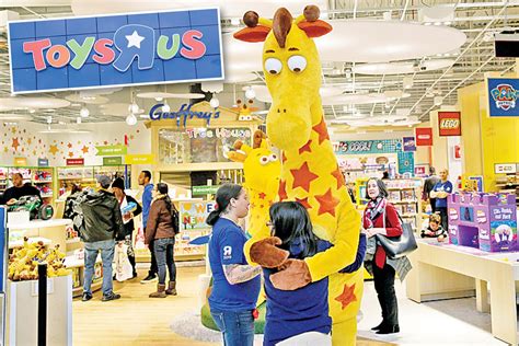 Toys 'R' Us closes last two US stores as comeback falters