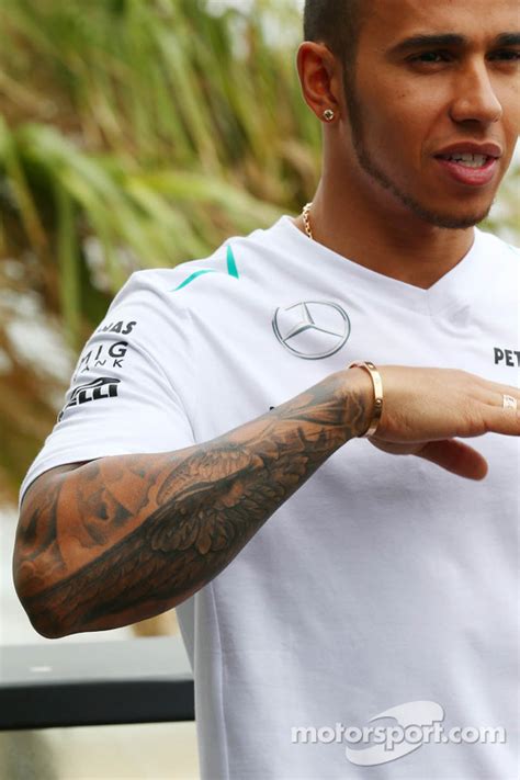 Lewis Hamilton, Mercedes AMG F1 and his tattoos on his arm at Australian GP