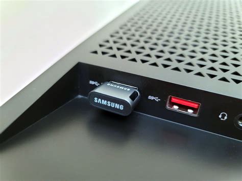 Samsung FIT Plus USB 3.1 flash drive review: A low-profile 'plug-n-go ...