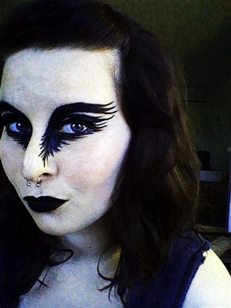 Raven inspired Halloween makeup Bird Makeup, Face Paint Makeup, Doll Makeup, Halloween Kids ...