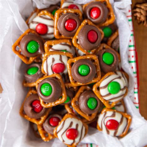 Chocolate Pretzel Wreath Recipe - Dinner, then Dessert