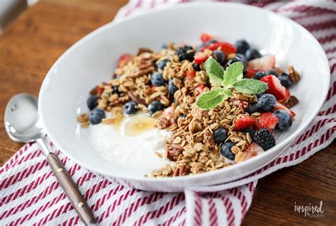 Yogurt with Granola, Berries, and Honey - easy breakfast idea!