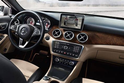 Mercedes Benz Gla Interior | Brokeasshome.com