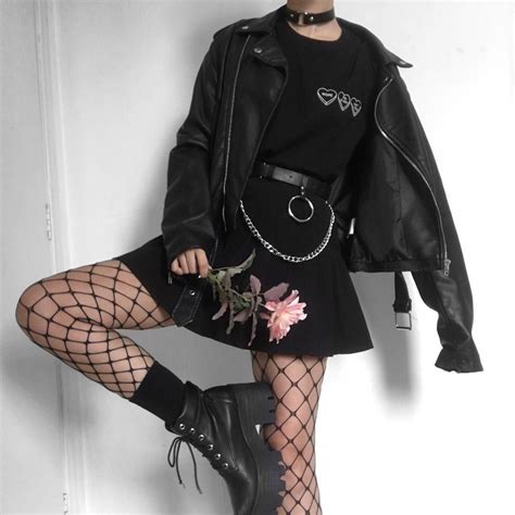 Soft Grunge Outfits Cute Goth Aesthetic - Contact grunge aesthetic on ...