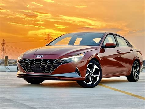 Hyundai Elantra Limited does more with less, for less