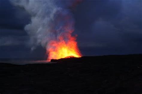 Webcam Traveler: webcam focused on Kilauea Volcano in Hawaii