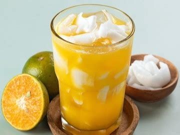 5 Kreasi Minuman Kelapa Muda yang Cocok untuk Berbuka Puasa - PergiKuliner.com