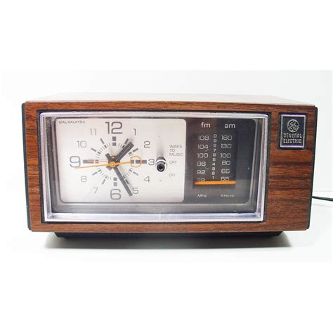 AM FM Alarm Clock Radio Classic Retro General Electric Model