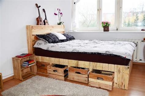 Pallet Bed Headboard with Shelves | Pallet Ideas