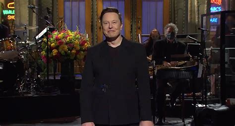 Elon Musk reveals he has Asperger's in surprisingly on-point "SNL" monologue