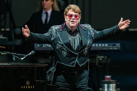 10 Best Elton John Songs of All Time - Singersroom.com