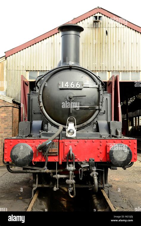 GWR 1400 Class 0-4-2T No 1466 stands outside the shed at Didcot Railway Centre Stock Photo - Alamy