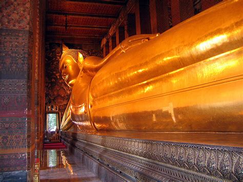 Wat Pho (Temple of Reclining Buddha) | Gay companions and guides in Bangkok